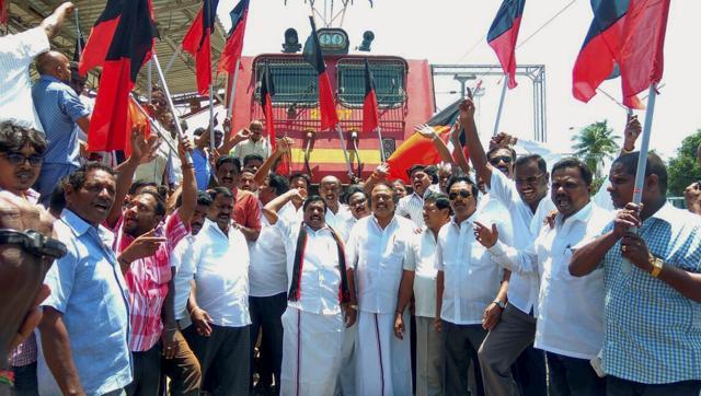 cauveryissue:oppositionpartiesstagerailrokoacrosstn